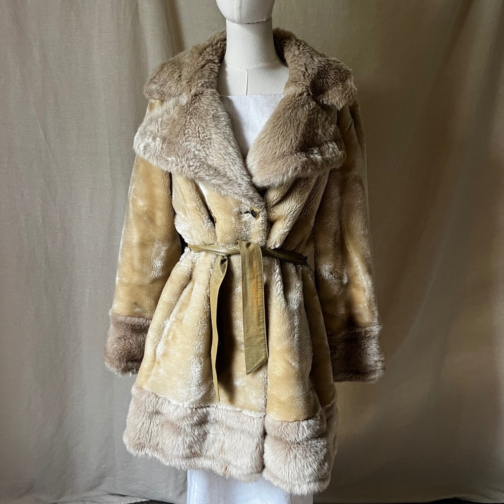Vintage 1960s 70s Women's Cream Faux Fur Coat Belted Acrylic Mod M L